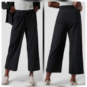 Athleta Avenue Wide Leg Crop Pant Elastic Waist Drawstring Pockets Black